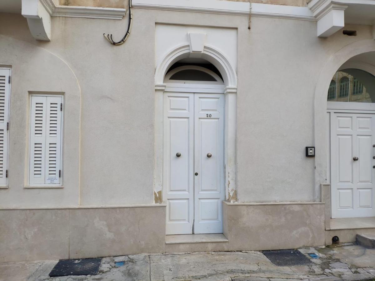 Bright And Central 2 Bedroom Apartment In Sliema Eksteriør bilde